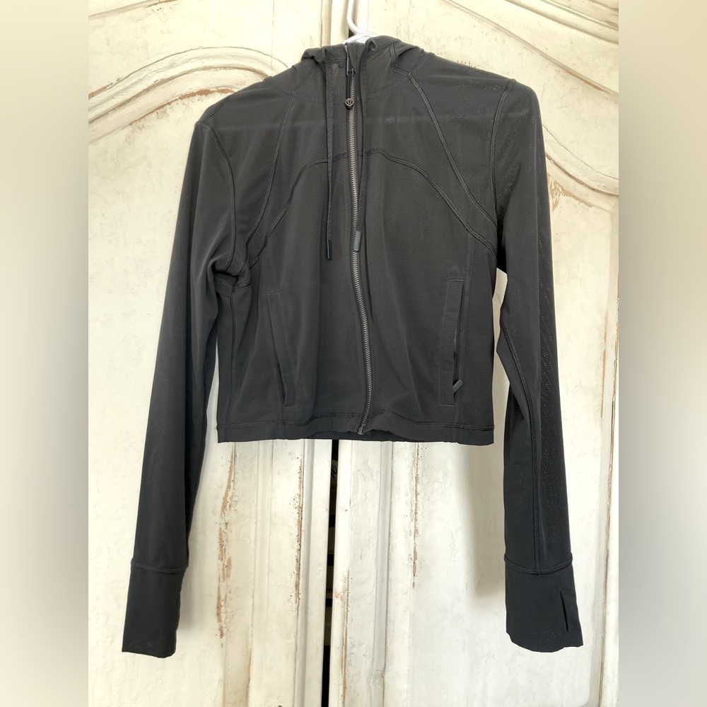 Lululemon Women’s Cropped Hoodie Medium